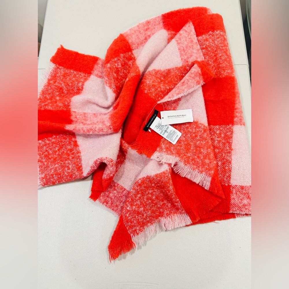 NWT Banana Republic Women’s Red -White Plaid Wool‎ Blend  Scarf  Wrap 21x73”